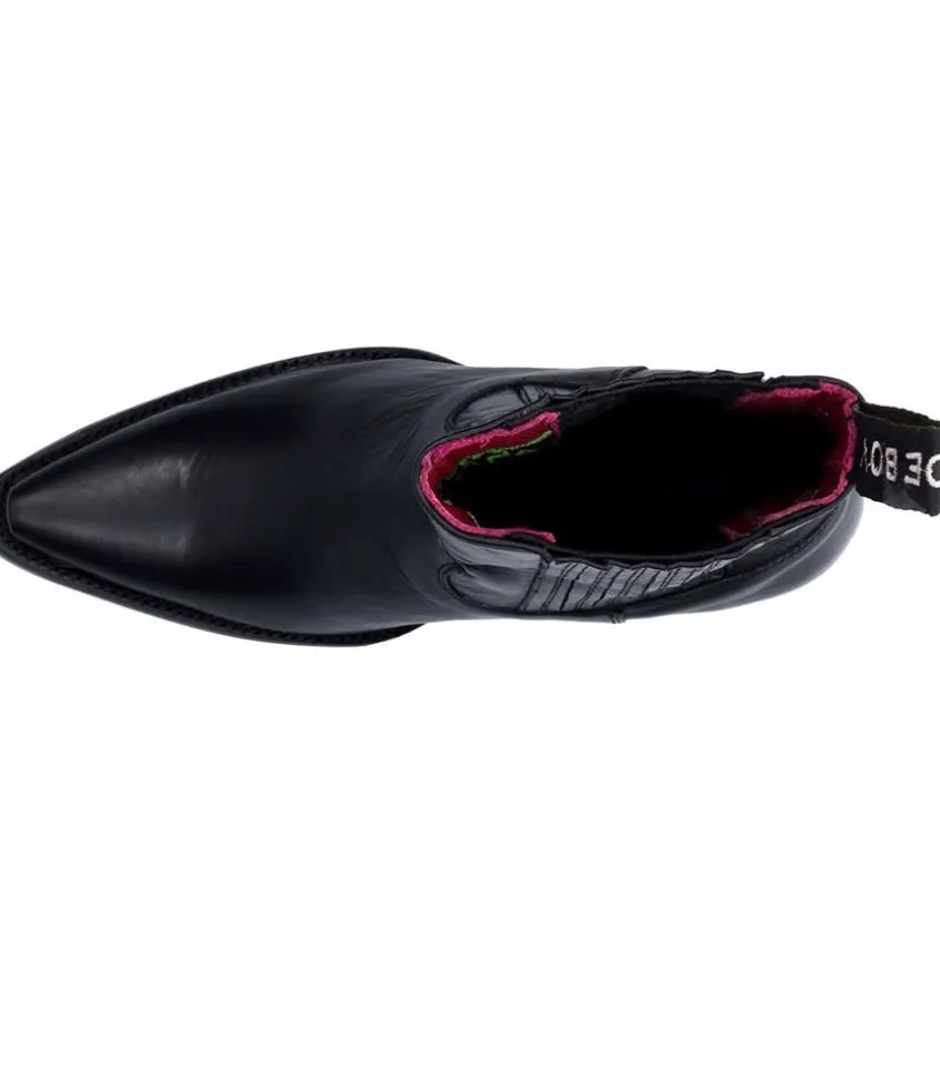 Boots Studio Plain Black X Jane De Boy