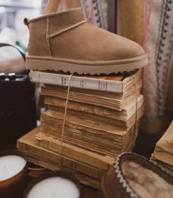 Bottines Classic Ultra Mini Daim Sand