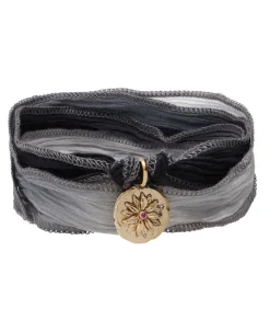 Bracelet En Soie Et Charm Peace & Health En Bronze