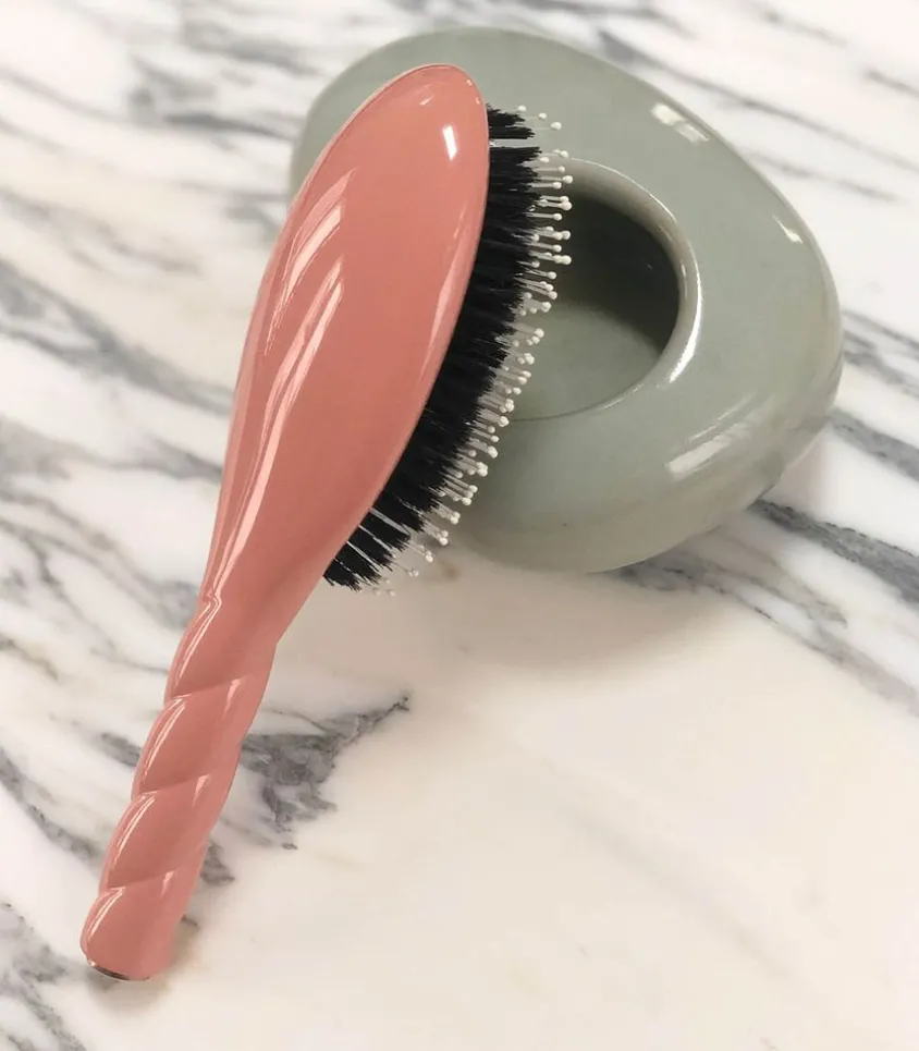 Brosse N.03 L'Indispensable Douceur Cuir Chevelu Sensible Corail