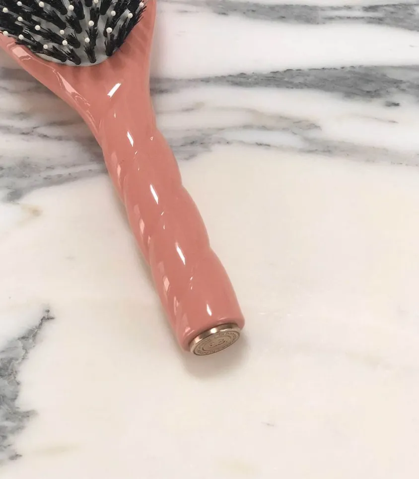 Brosse N.03 L'Indispensable Douceur Cuir Chevelu Sensible Corail