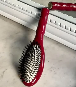 Petite Brosse N.01 L'Universelle Rouge Cerise